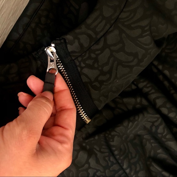 Lululemon Departure Top Petal Camo Embossed Black - Picture 8 of 16